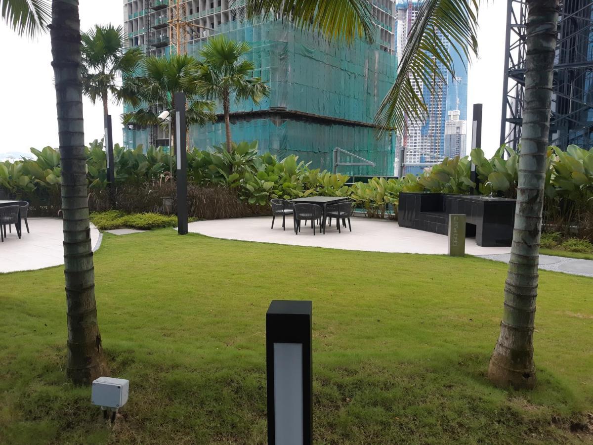 Astra @ Eaton Residences Kl Kuala Lumpur Extérieur photo