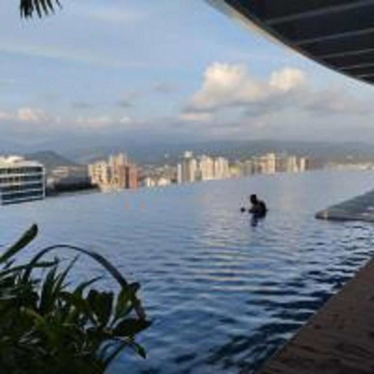 Astra @ Eaton Residences Kl Kuala Lumpur Extérieur photo